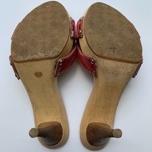 Guess by Marciano Shoes - Guess Women’s platform mules (rare) Guess by Marciano Shoes - Guess Women’s platform mules (rare)